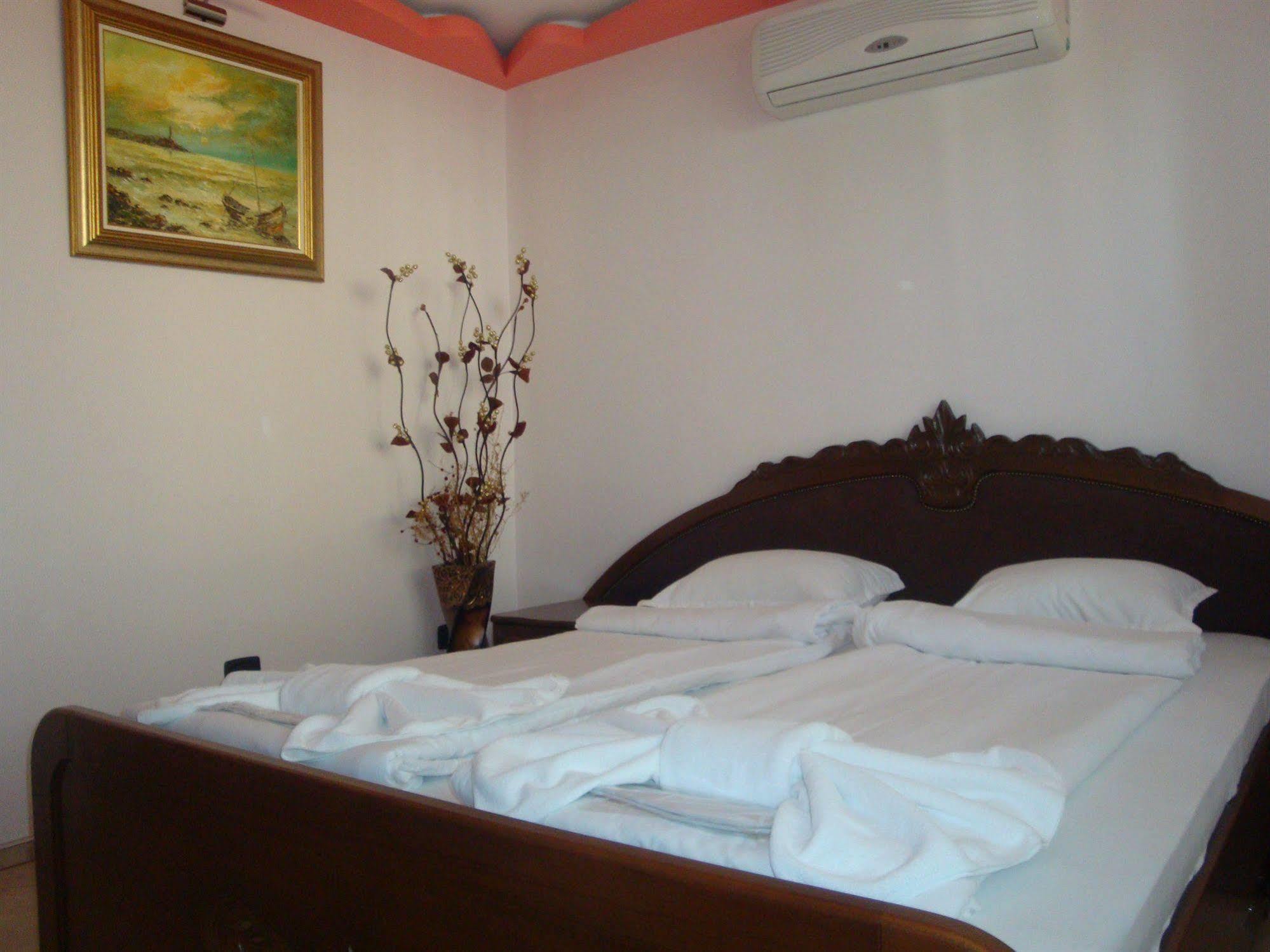 Family Hotel Niagara Varna Exterior photo